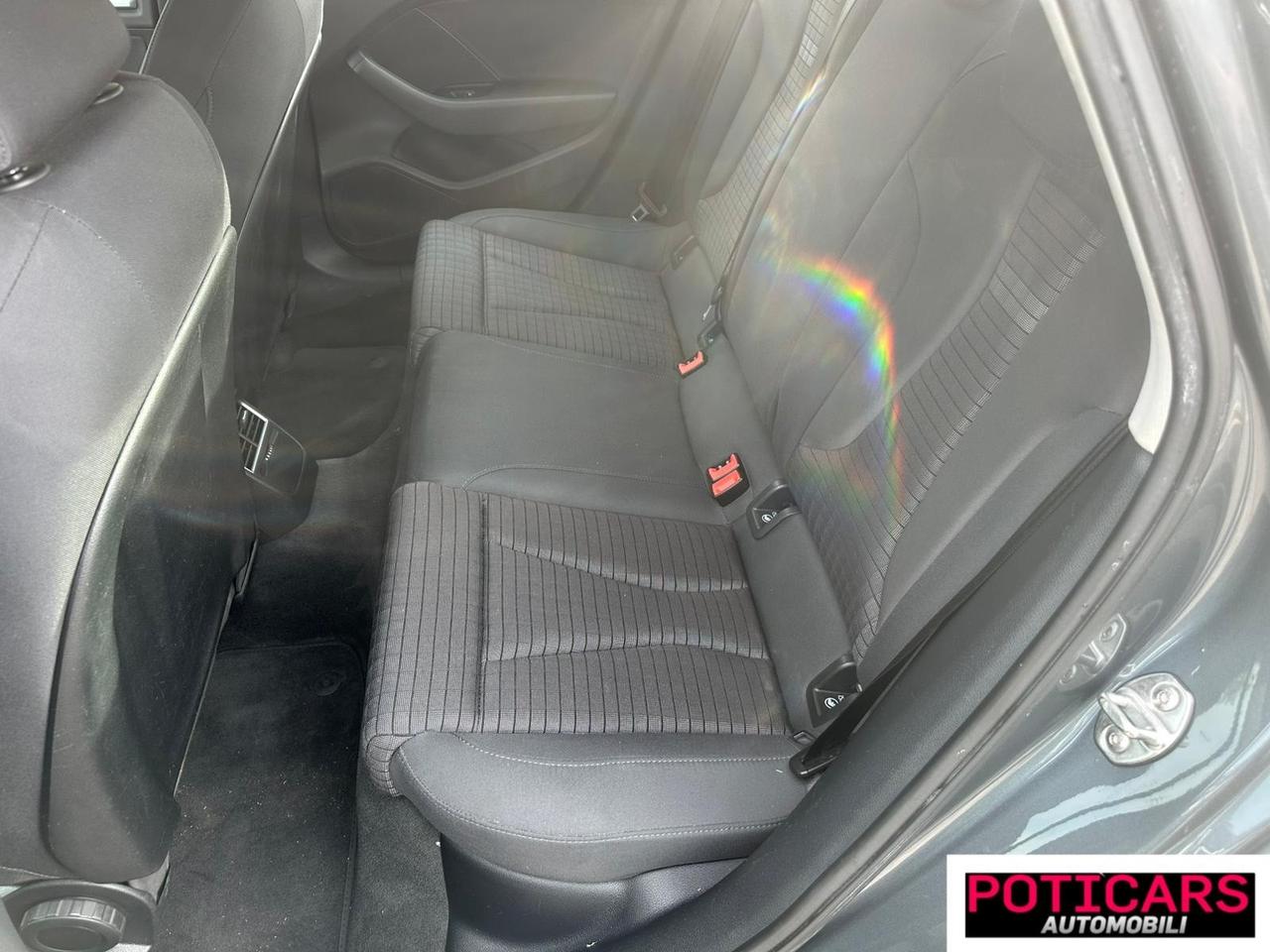 Audi A3 Sedan 1.6 TDI clean diesel S tronic Attraction