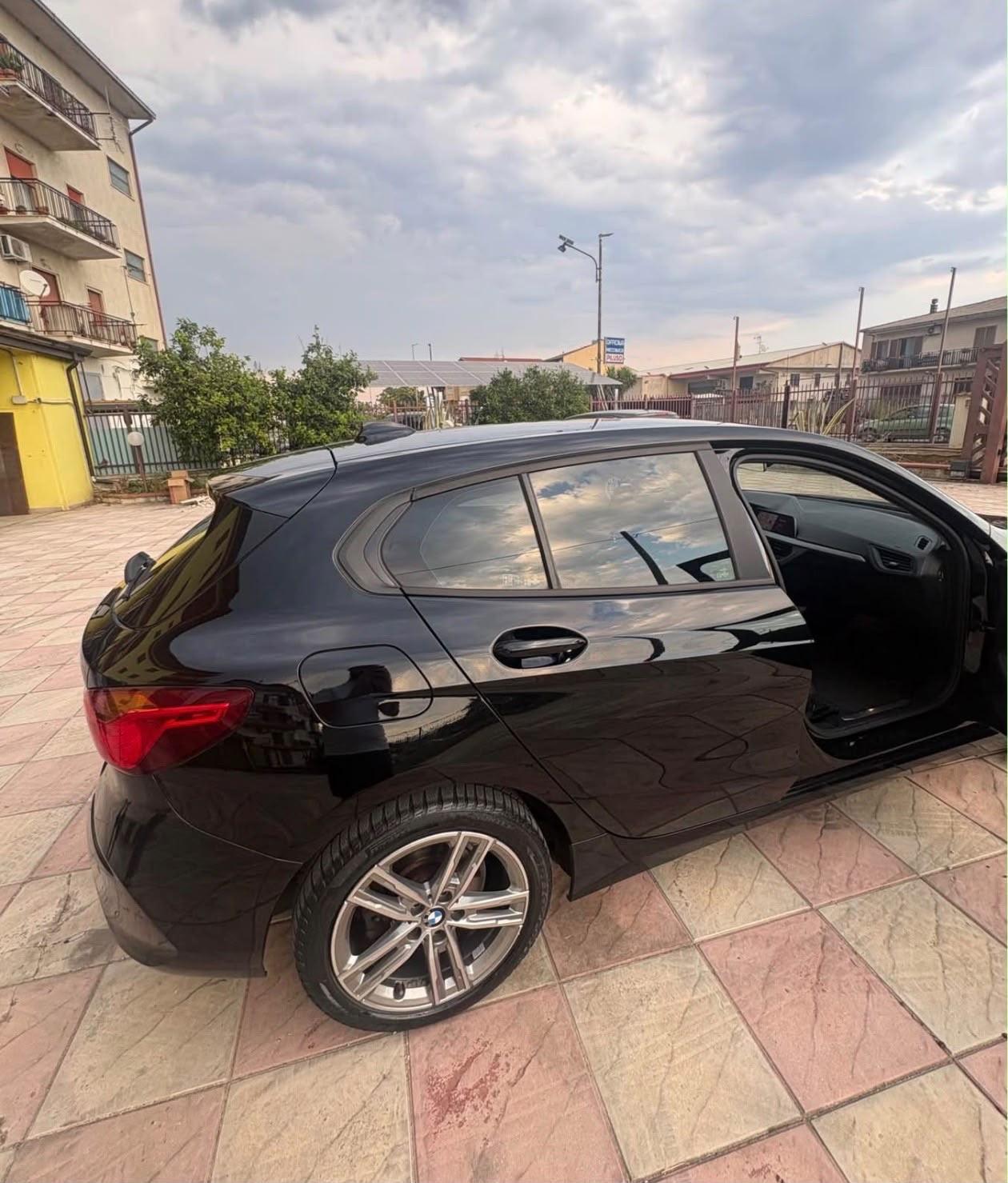 Bmw 116 116d 5p. Msport