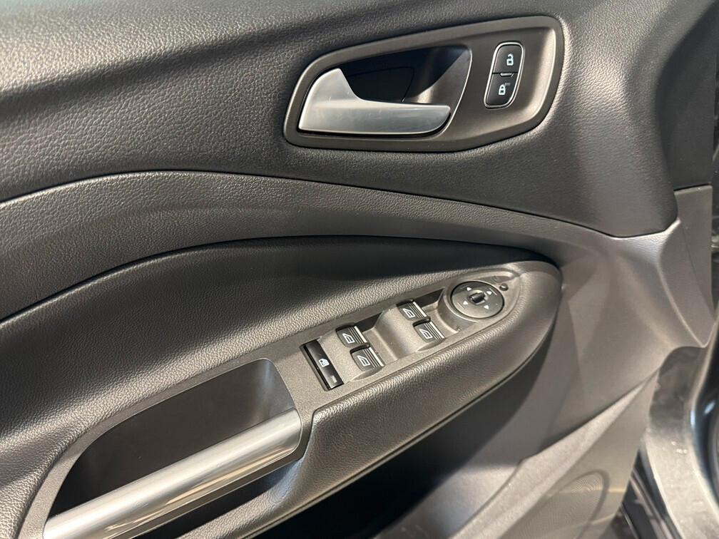 Ford Kuga 2.0 tdci ST-Line Awd Aut Navi Led App conn 18"