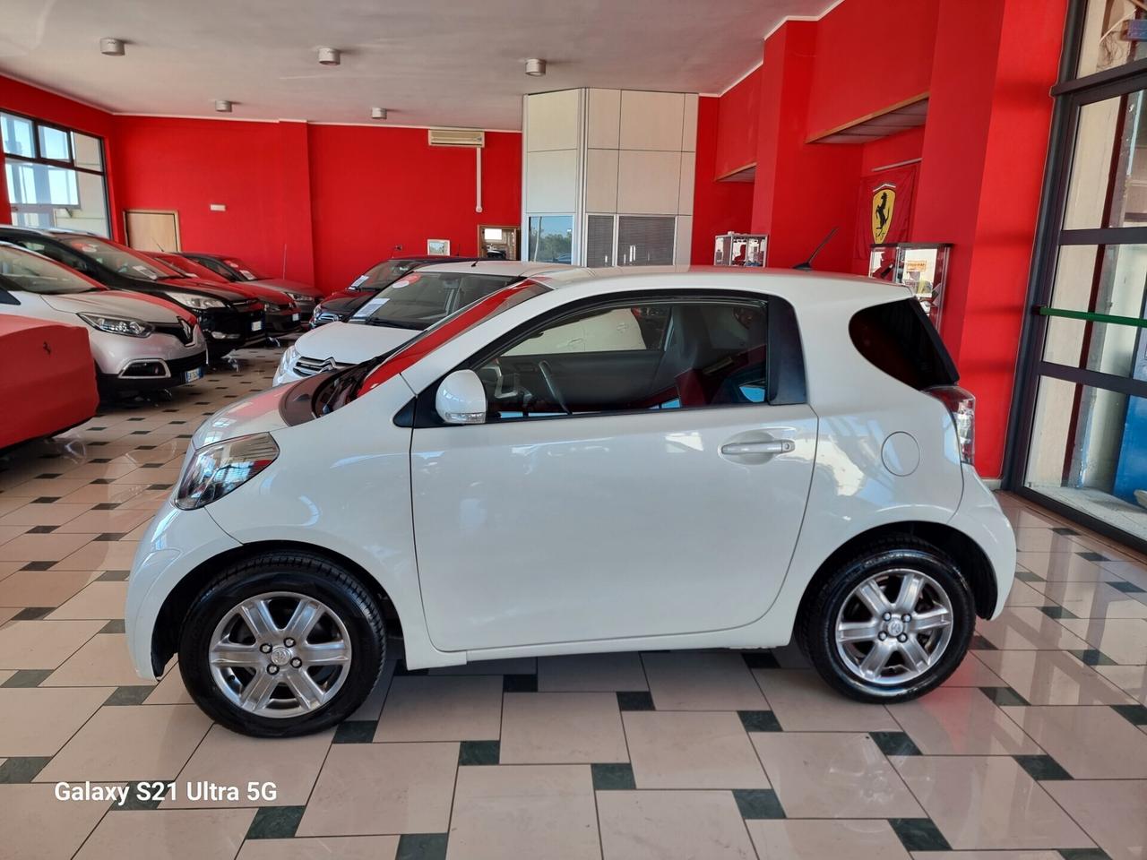 toyota iq full con navi garanzia 12 mesi stupenda