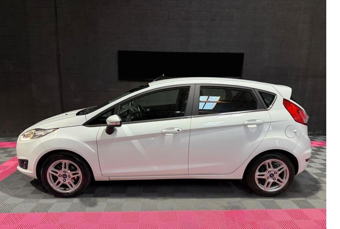 Ford Fiesta 1.5 TDCi 75CV 5 porte Titanium