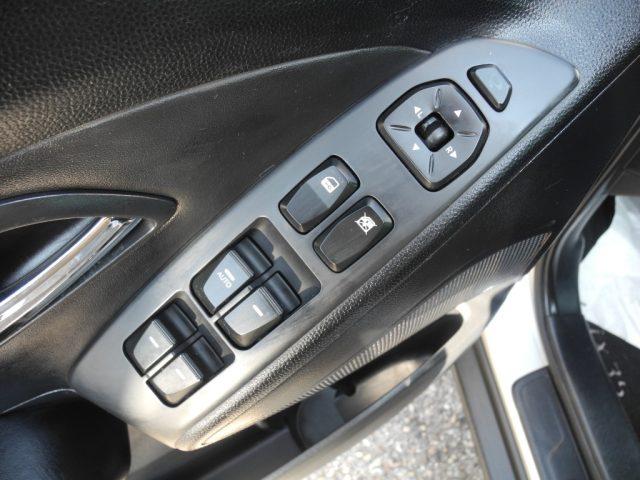 HYUNDAI iX35 2.0 CRDi 2WD 135cv - OK NEOPATENTATI -"DA VETRINA"