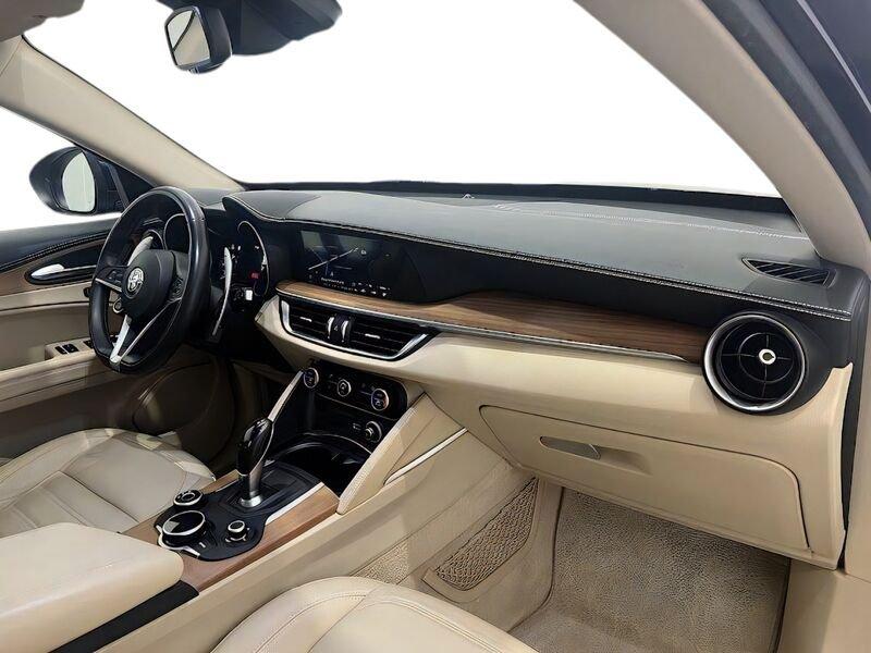 Alfa Romeo Stelvio 2.0 Turbo 200 CV AT8 Q4 Super