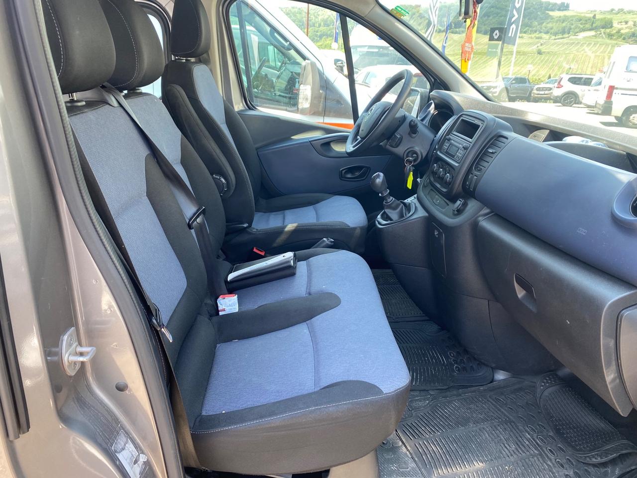 Opel vivaro 9 posti non marciante