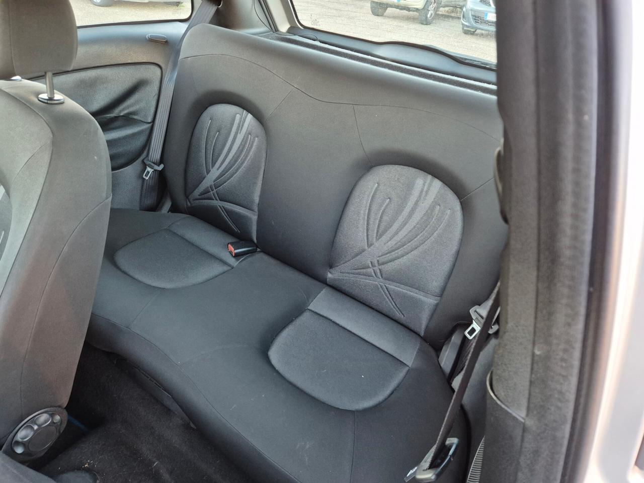 Lancia Ypsilon 1.2 69 CV Unyca