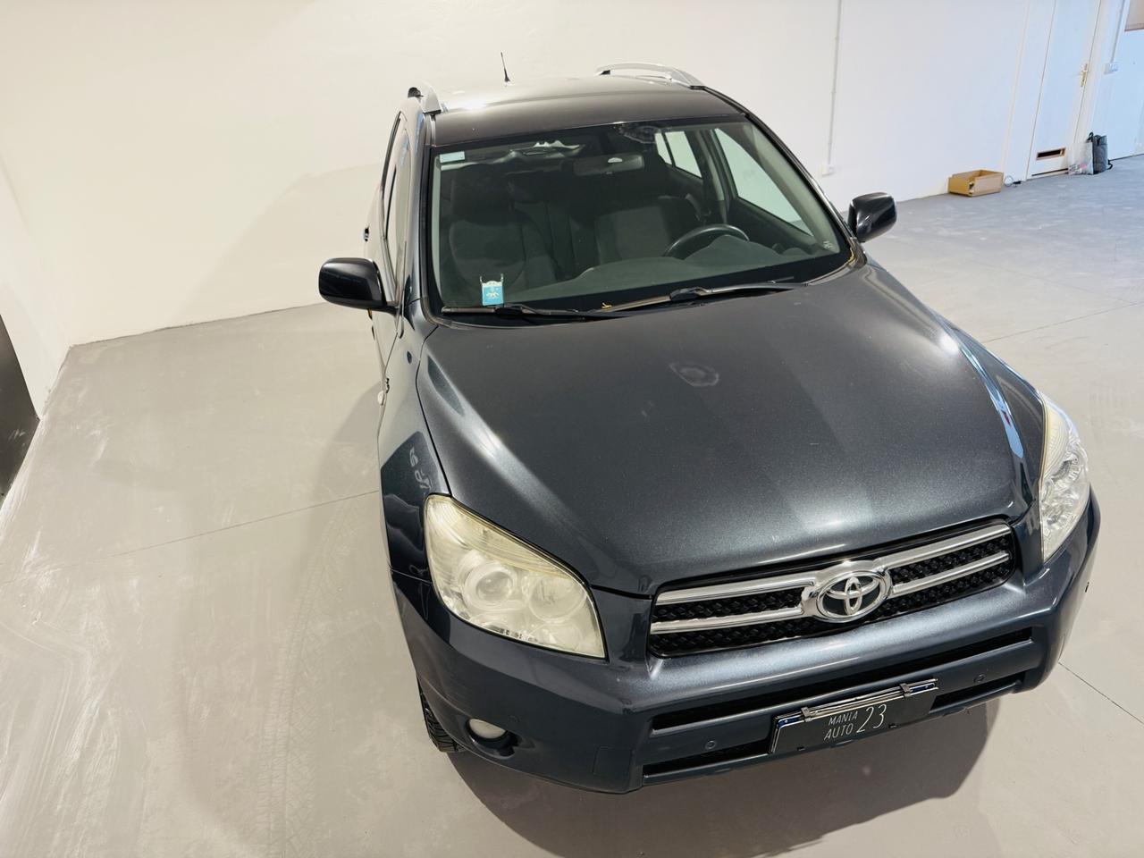 Toyota RAV 4 RAV4 2.2 D-4D 136 CV Luxury*GANCIO TRAINO*