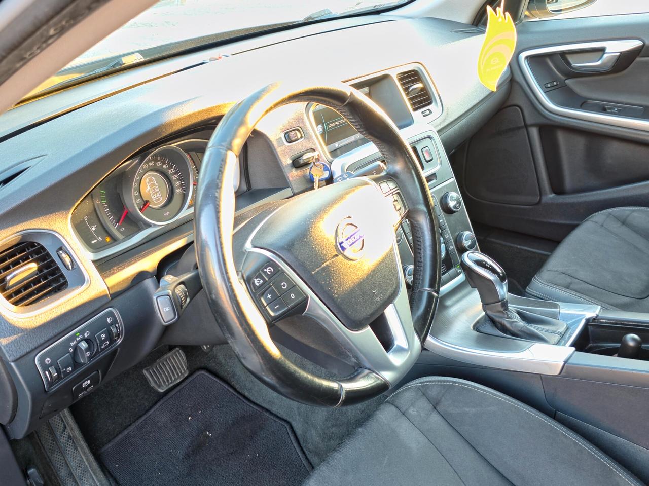 Volvo V60 D4 Geartronic R-design 2012-E5B Automatico