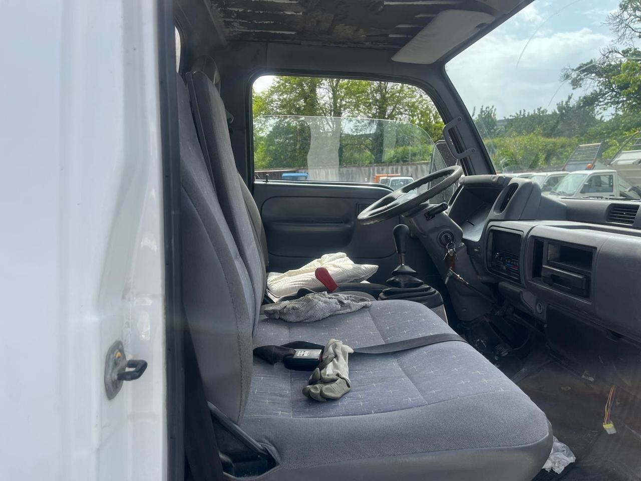 Nissan cabstar E 120 ribalt.-3.0-(leggi bene )-2002