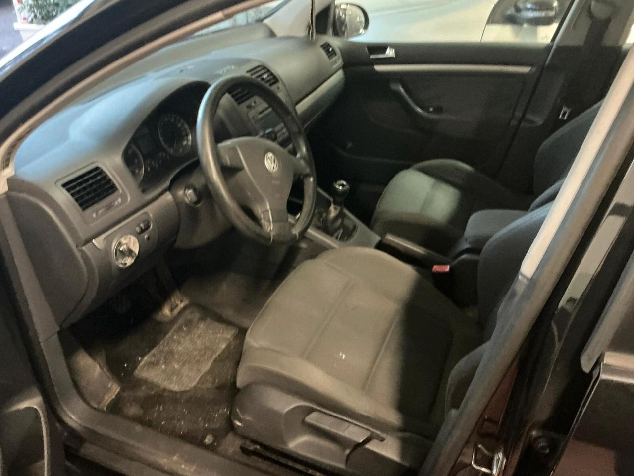 Volkswagen Golf 1.6 16V 5p. Trendline 2004