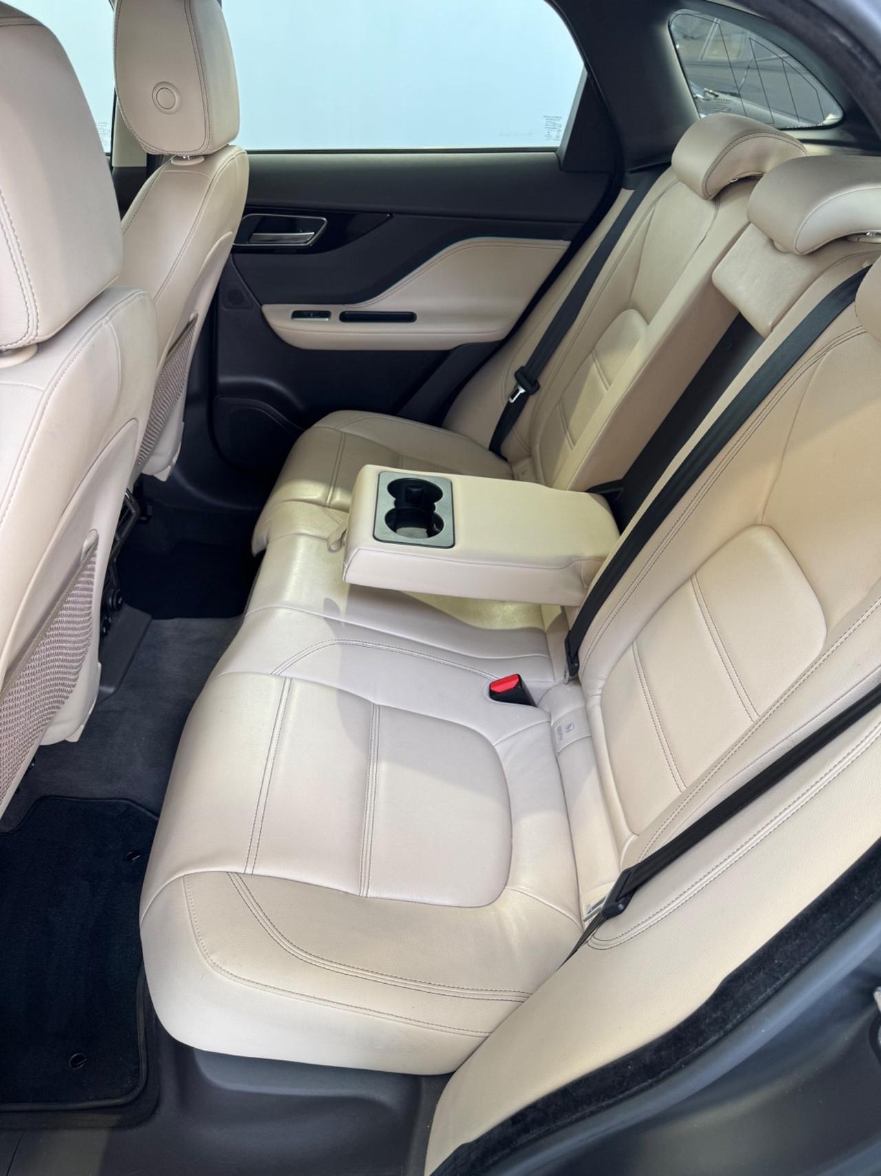 Jaguar F-Pace 2.0 D 180 CV AWD aut. Prestige