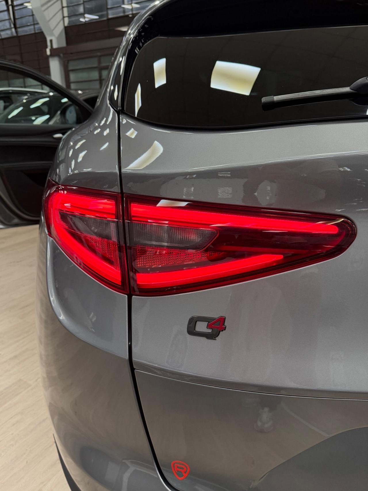 Alfa Romeo Stelvio 2.0 Turbo 200 CV AT8 Q4 B-Tech