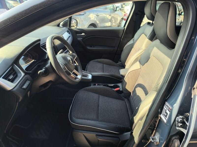 Renault Captur E-Tech hybrid 1.6 E-TECH HEV 145 TECHNO AUTO