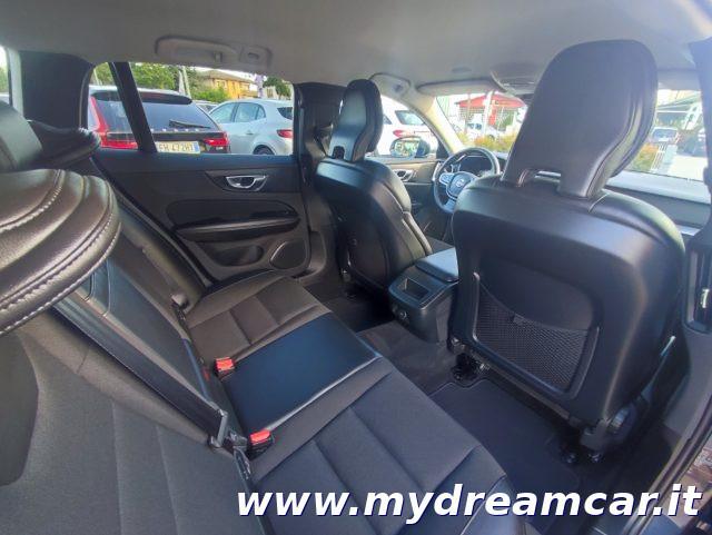 VOLVO V60 B4 (d) Geartronic Momentum Business Pro