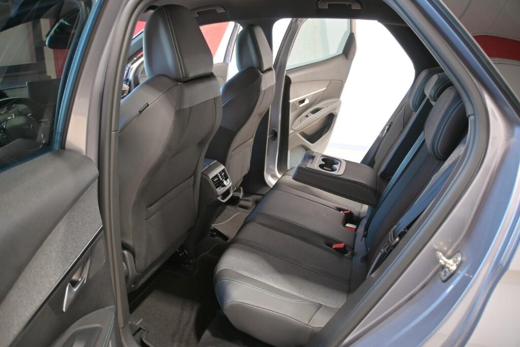 PEUGEOT 3008 1.5 BLUEHDI 130CV EAT8 SeS ALLURE ( FARI LED - I-COCKPIT - CRUISE - NAVI - MIRROR - PDC - TELECAMERA POST. - CERCHI 18 )