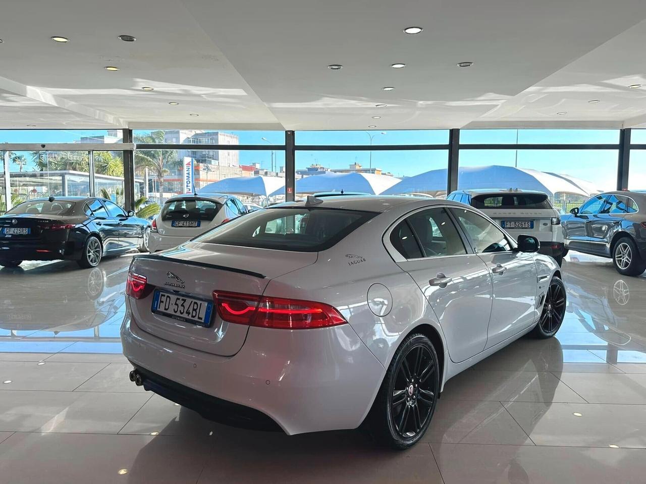 JAGUAR XE 2.0 D aut. R-SPORT 180cv