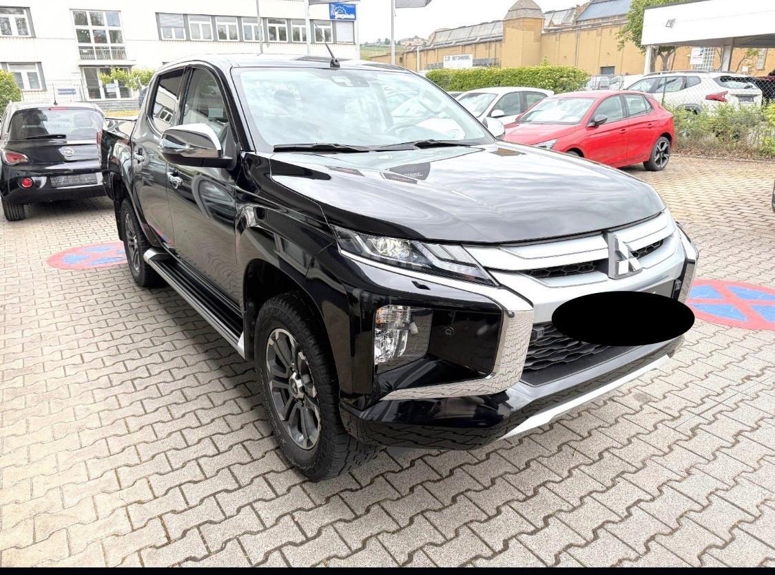 Mitsubishi L200 2.3 D Double Cab 4x4 Super Select Diamond