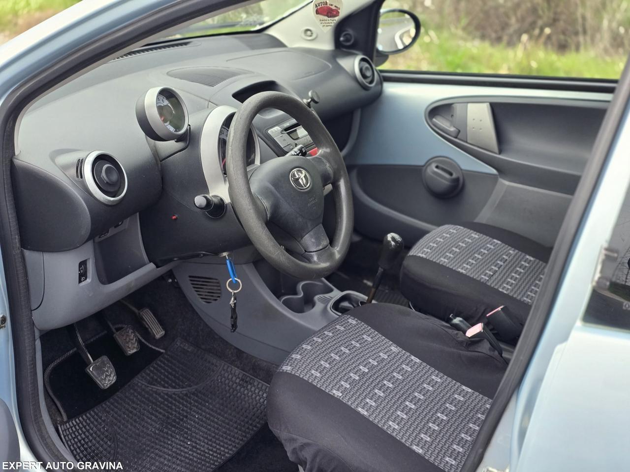 TOYOTA AYGO 1.0 BENZ 5 PORTE PER NEO PATENTATI