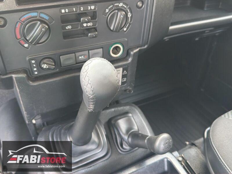 Land Rover Defender Defender 90 2.2 TD4 122 Cv SW - Cerchi, Clima, Radio ecc