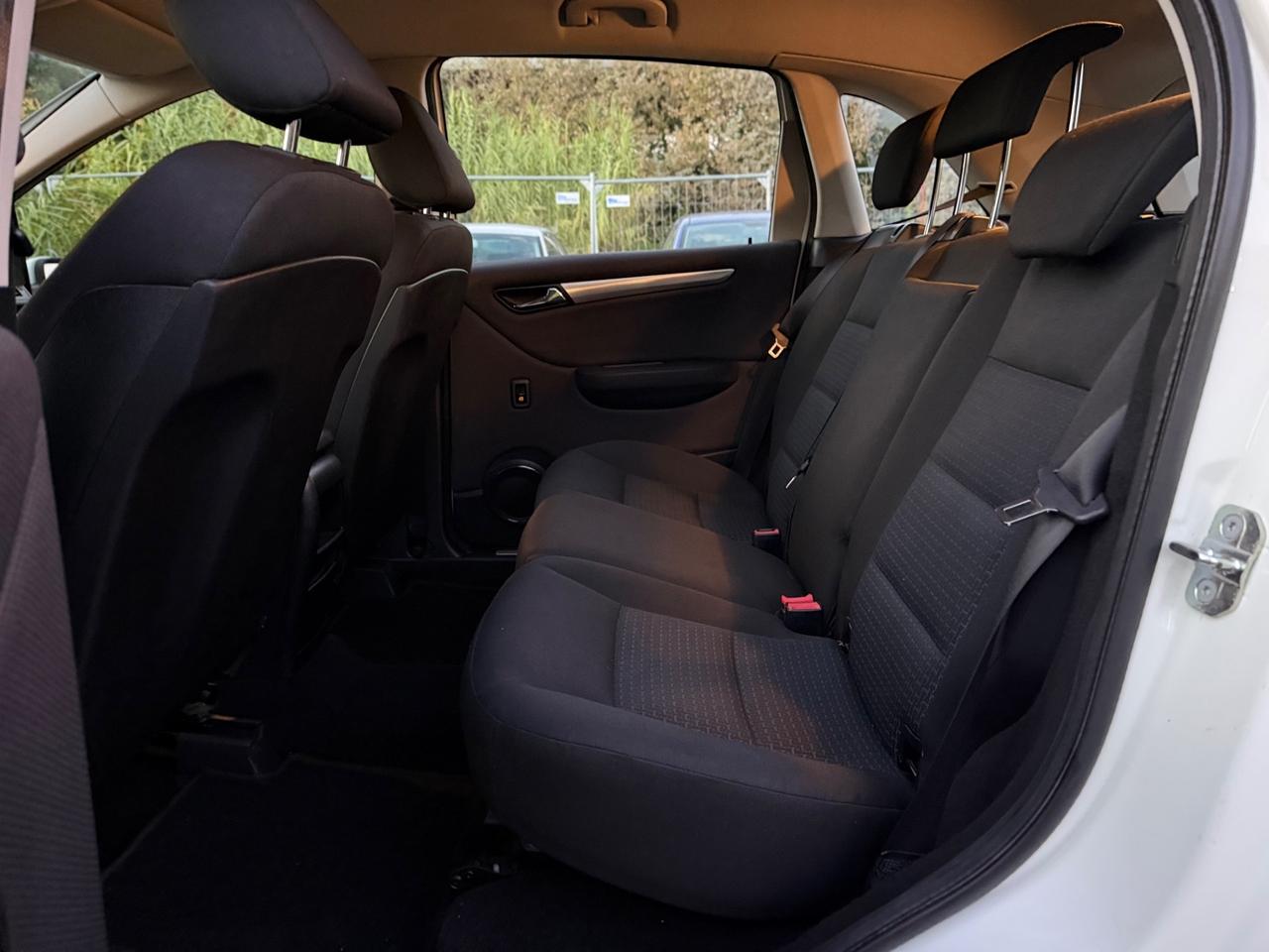 Mercedes-benz B 180 BlueEFFICIENCY Premium 2011