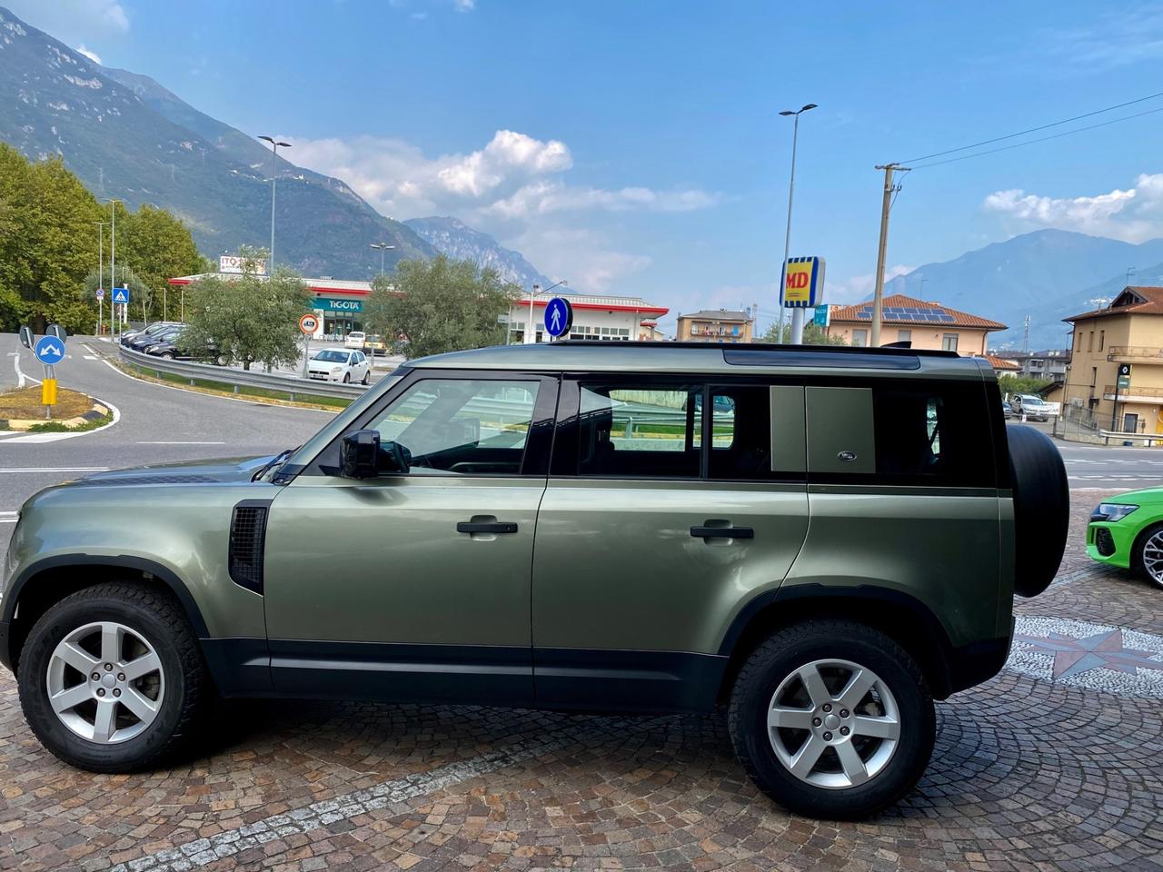 Land Rover Defender 110 2.0 SD4 AWD Auto 7 POSTI