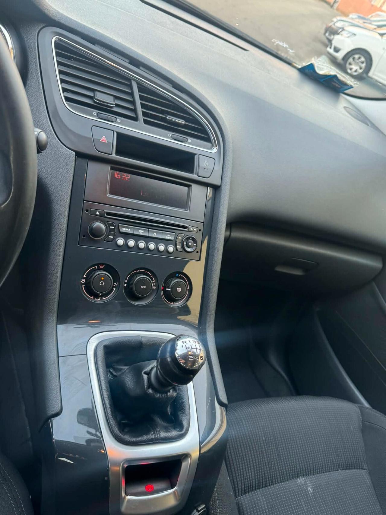 Peugeot 5008 Anno 2011 1.6 Diesel 82 KW