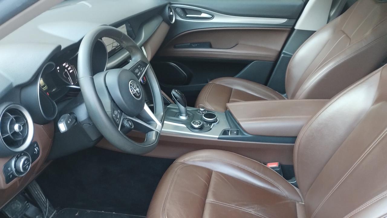 Alfa Romeo Stelvio 2.2 Turbodiesel 210 CV AT8 Q4 Executive