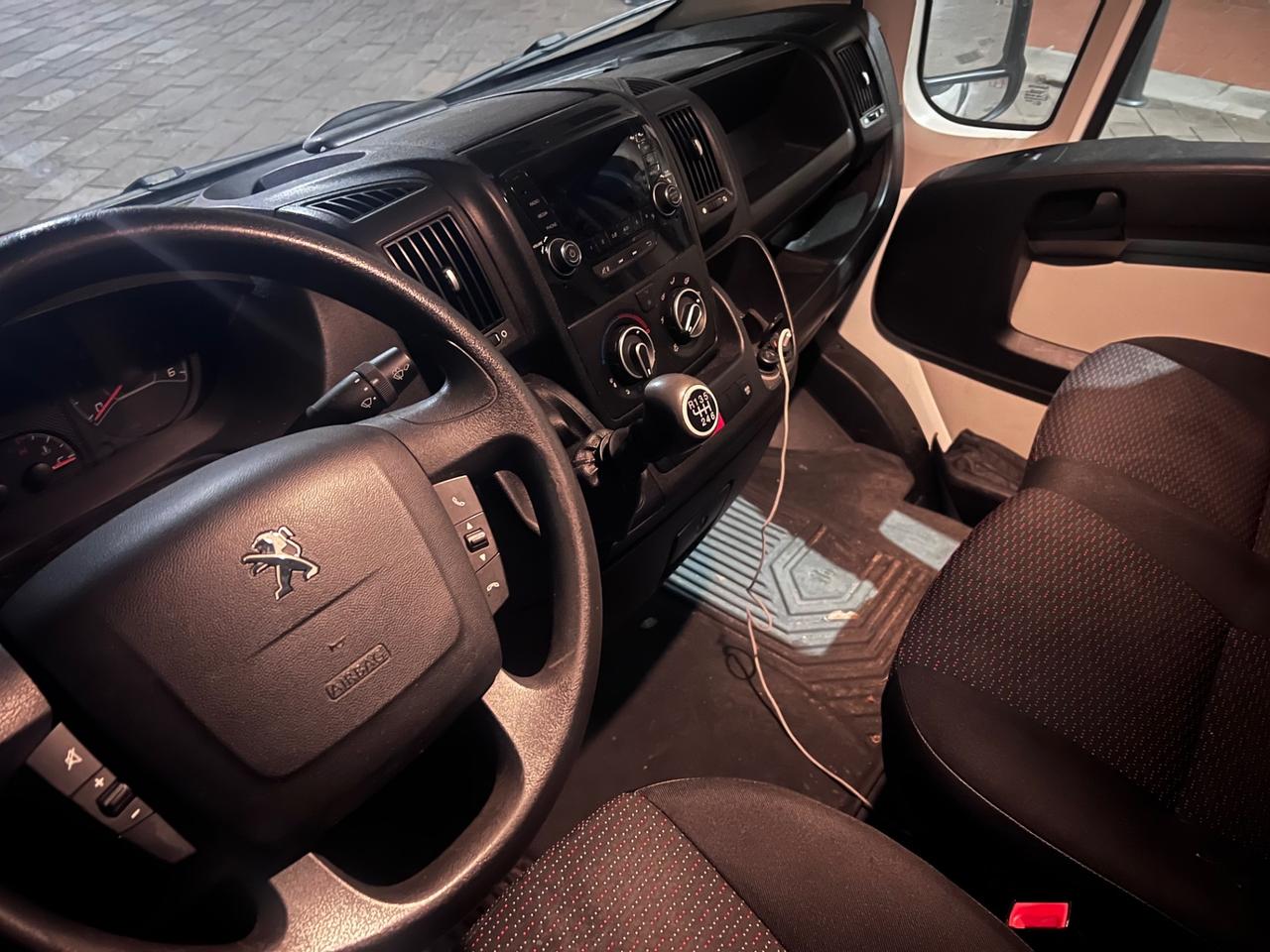 Peugeot Boxer 2.0 Diesel 130 CV - 3 Posti