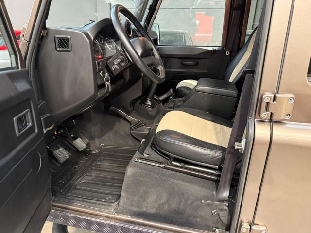 LAND ROVER Defender 110 2.2 TD4 Station Wagon N1