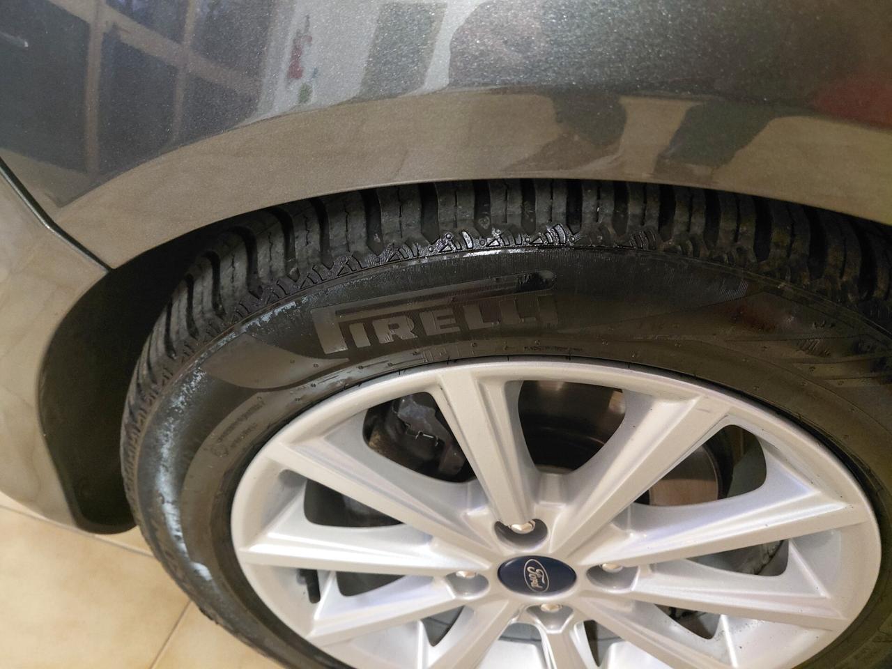 FORD B.MAX ANNO 2016 DS 1.5 ADATTA NEOPATENTATI KM 132 MILA