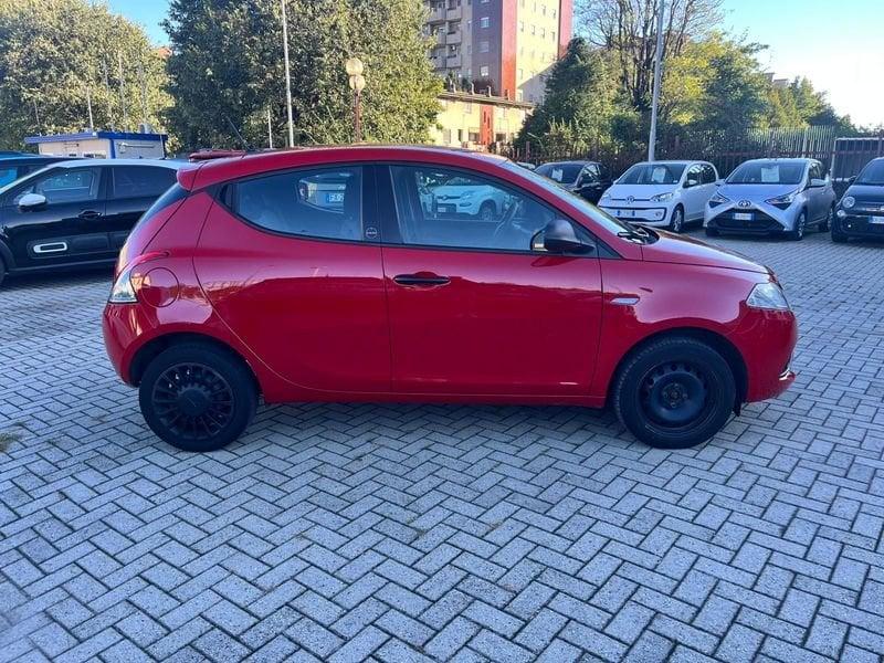 Lancia Ypsilon 1.2 69 CV 5 porte GPL Ecochic Silver