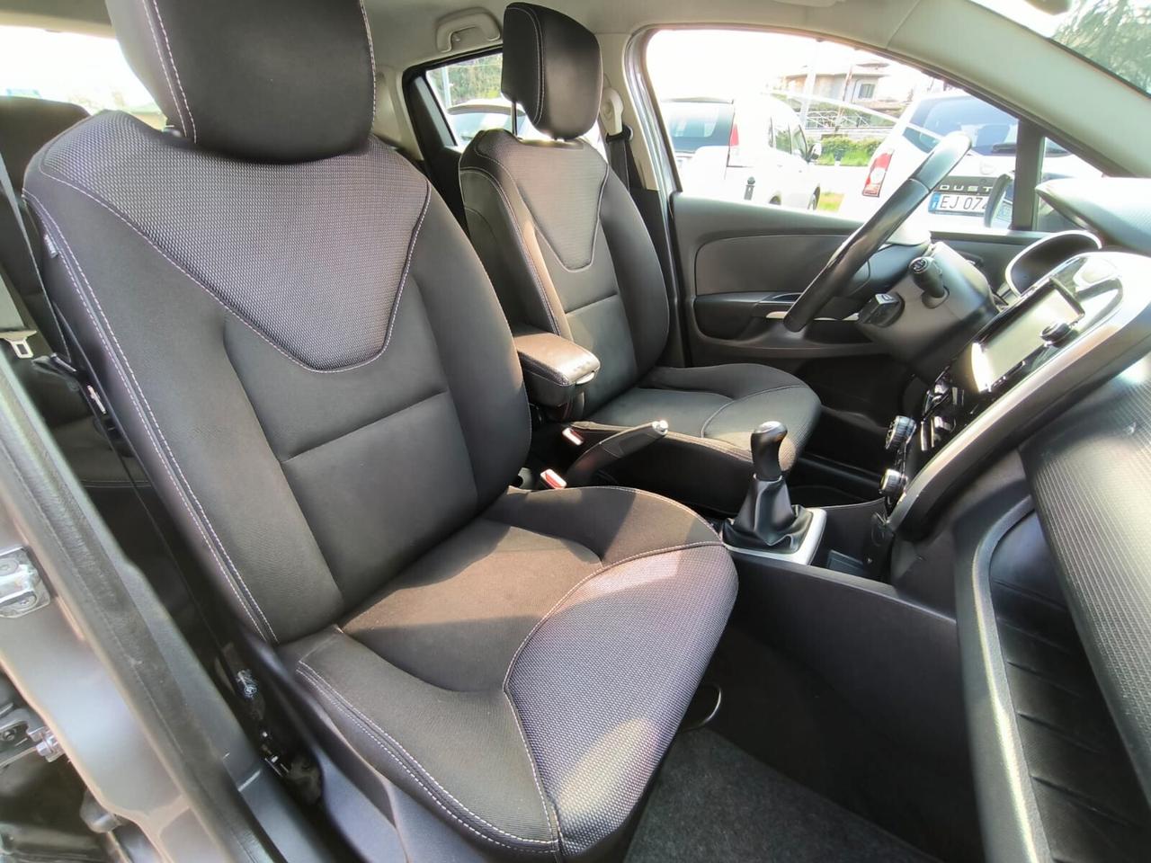 Renault Clio 1.2 75 CV 5 porte Duel *neopatentati*full optional*