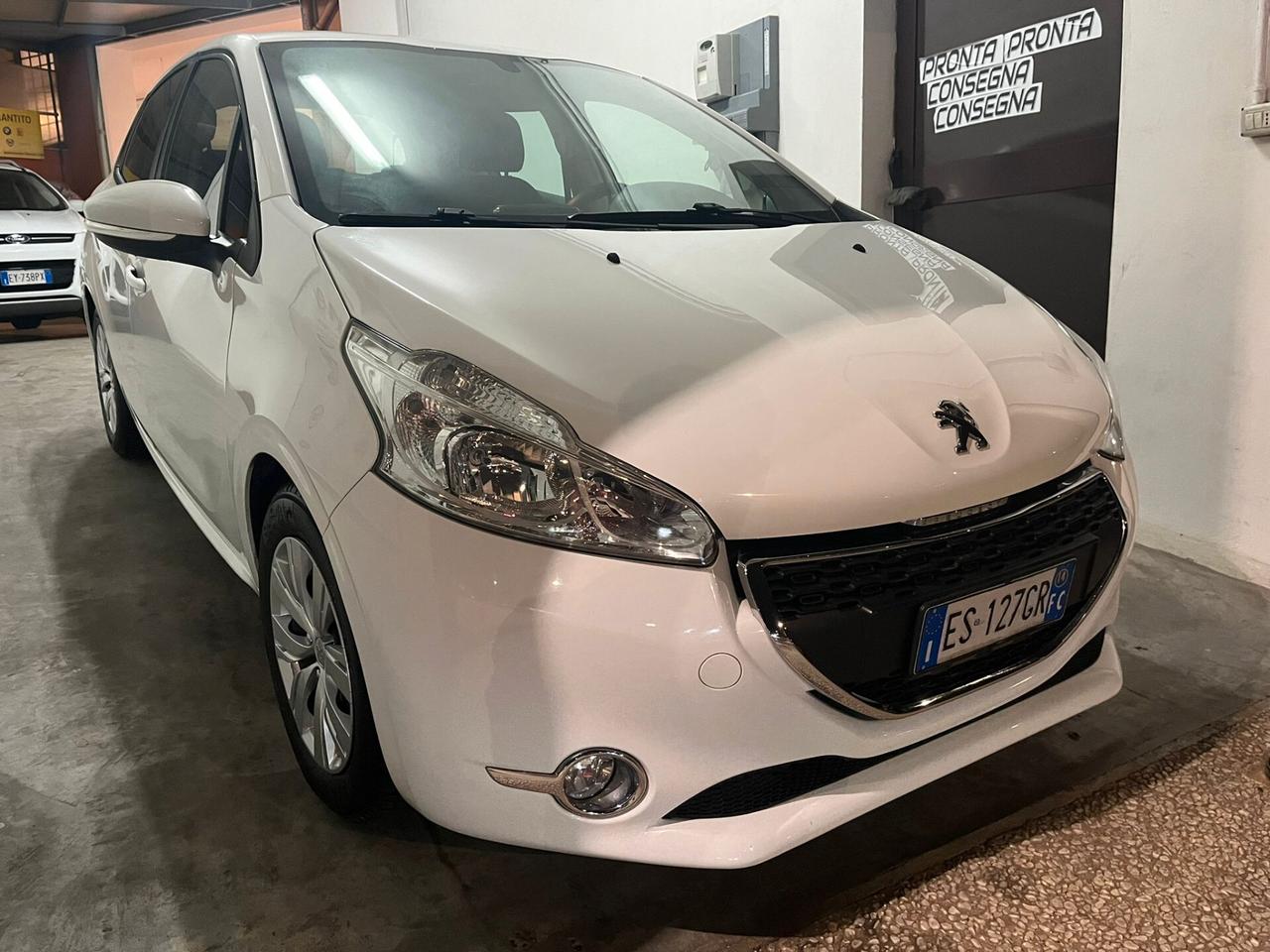 Peugeot 208 1.4 HDi 68 CV 5 porte Allure