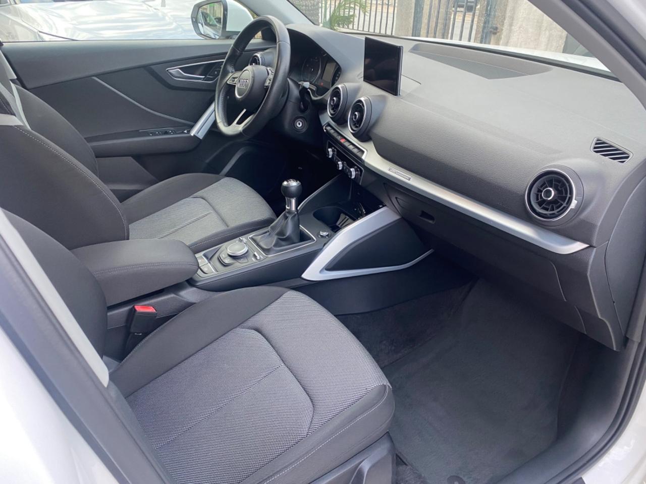 Audi Q2 30 TDI Identity Black