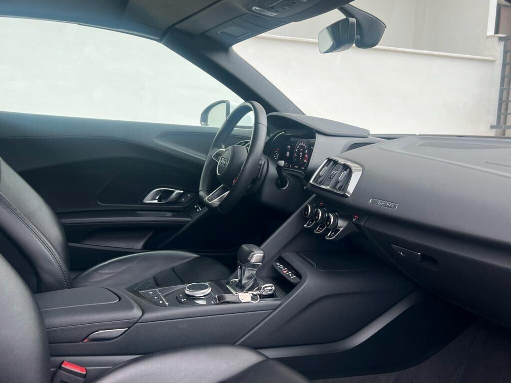 R8 5.2 540 CV RVS limited edition