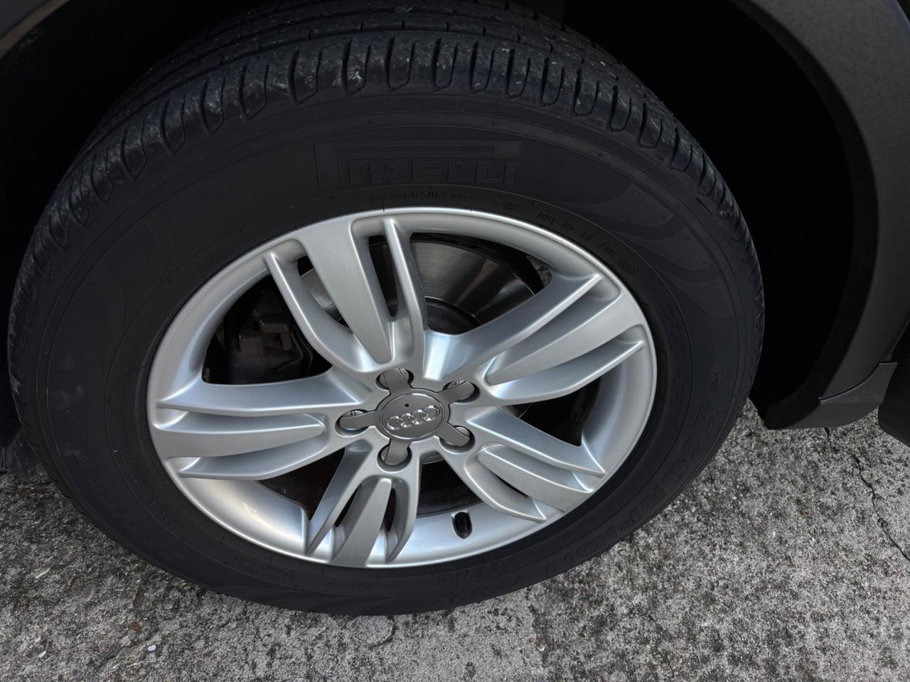 Audi Q3 2.0 TDI 140cv. Garanzia . Neopatentati