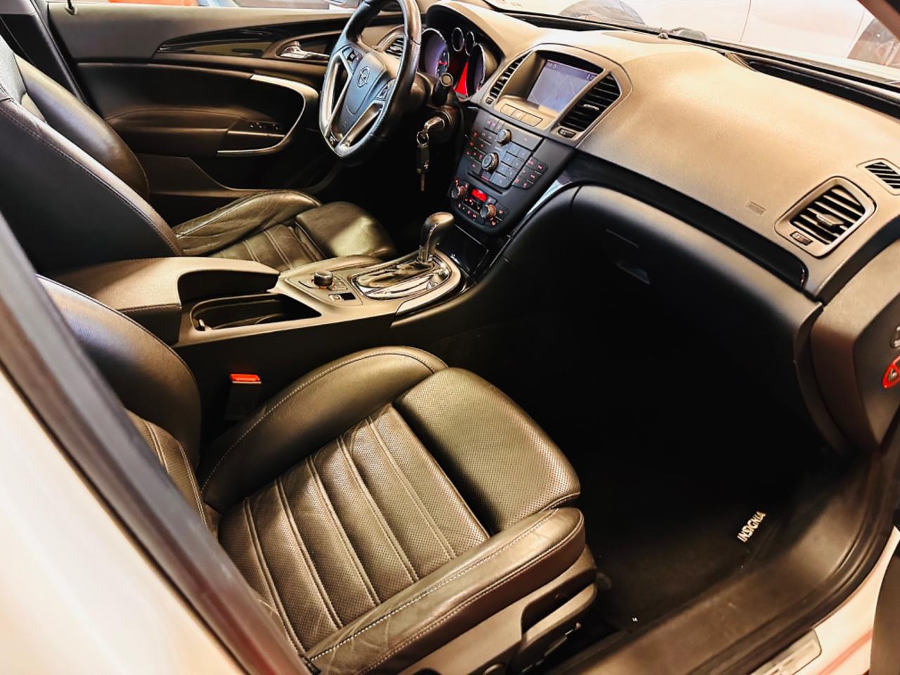 Opel Insignia 2.0 Turbo 220CV Benzina - GPL