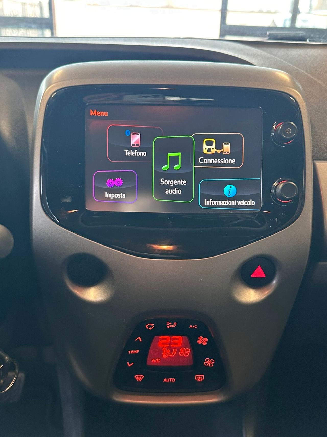 Toyota Aygo 1.0 VVT-i 69 CV 3 porte x-clusiv