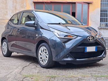 Toyota Aygo 1.0 VVT-i 69 CV 5 porte x-business MMT