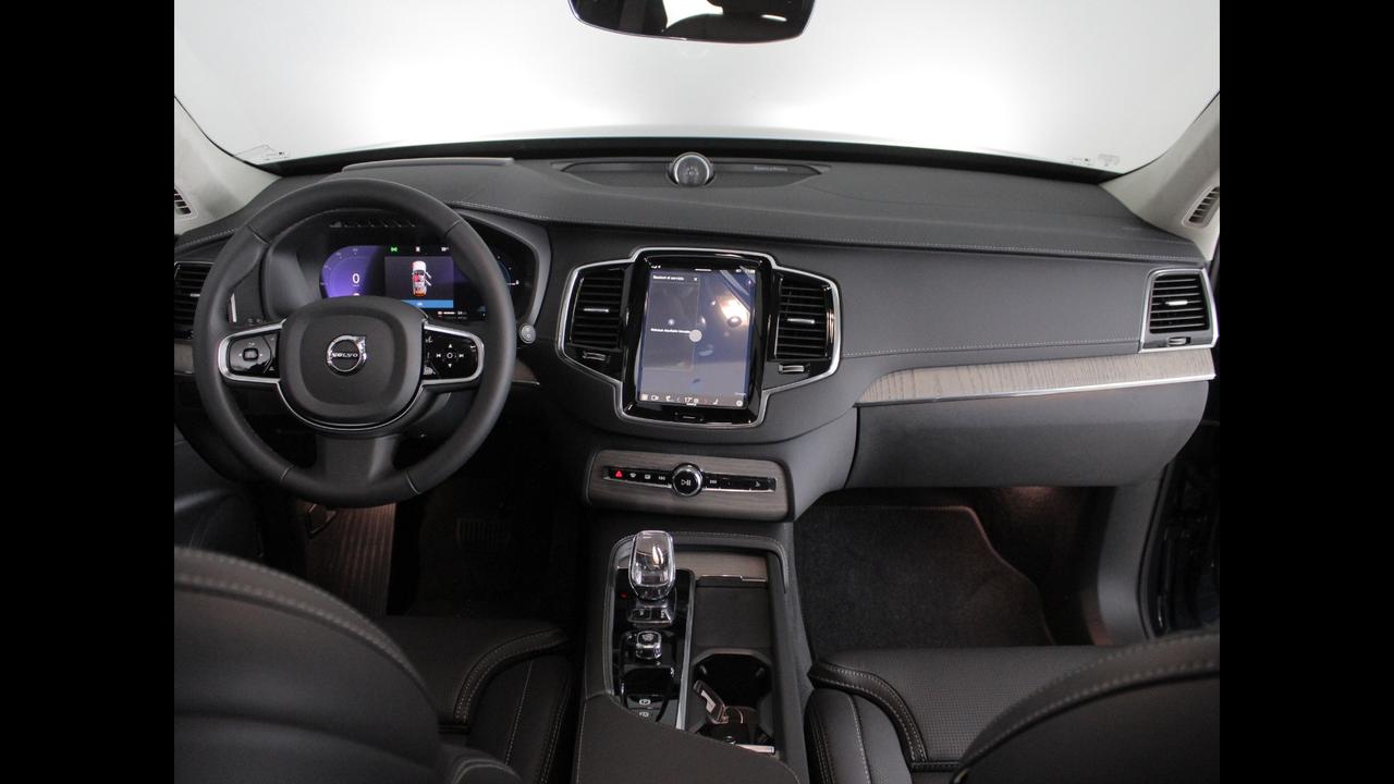 VOLVO N.XC90 Ultra Bright T8 AWD AUT 7P