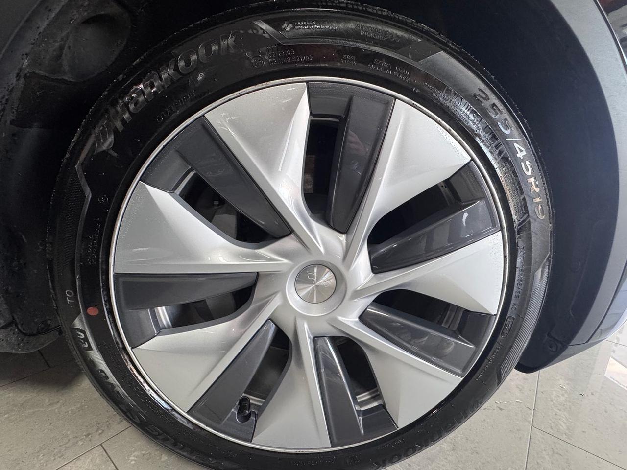 Tesla Model Y Dual Motor Long Range AWD #5359
