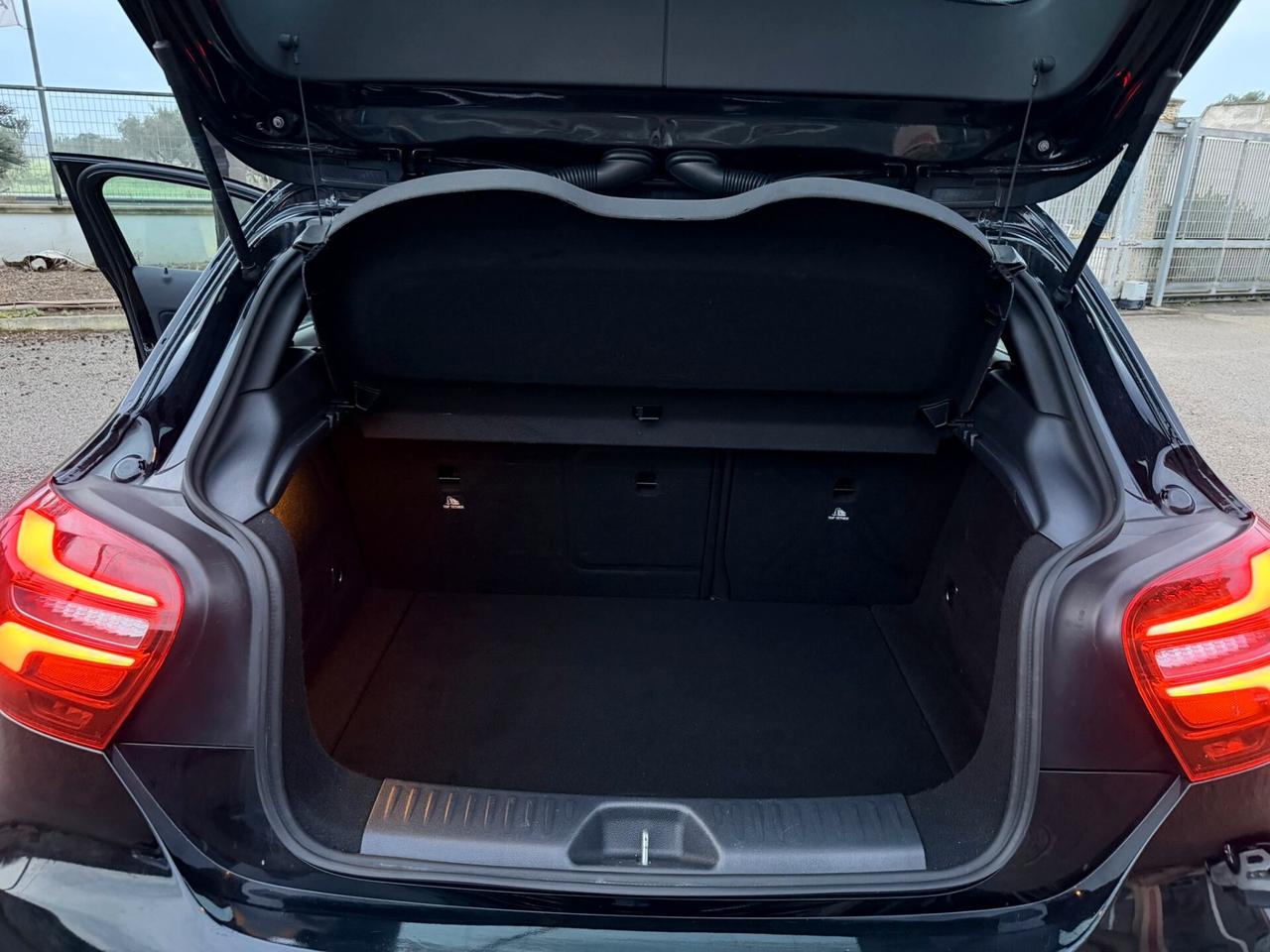 Mercedes-benz A 180d Automatic Premium AMG Pelle/Led