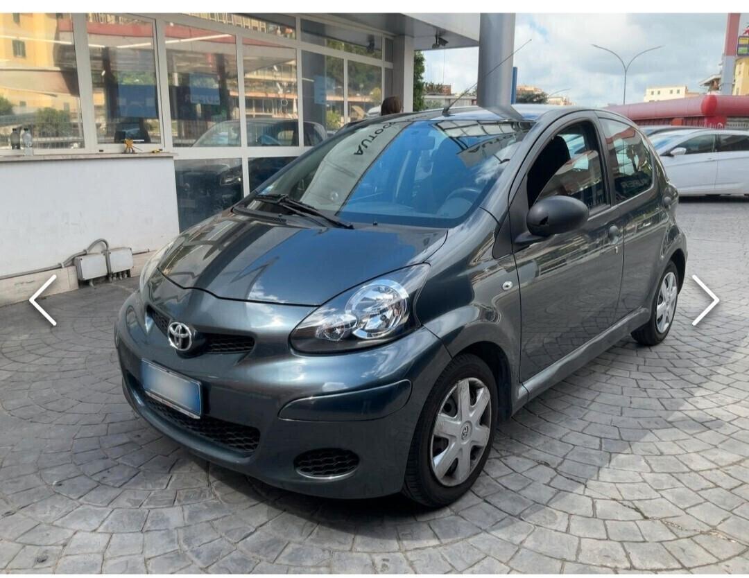 Toyota Aygo 1.0 5 porte Now Connect !KM 24.000!