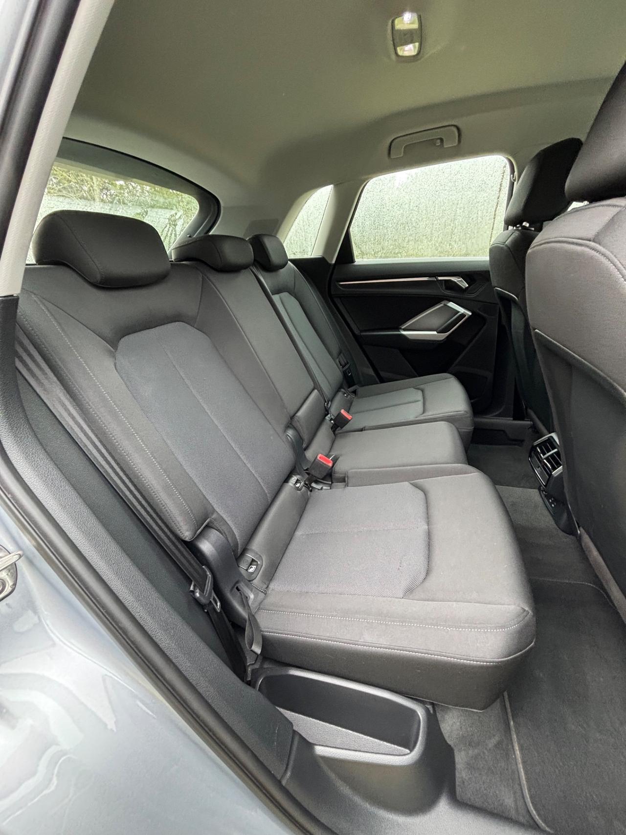 Audi Q3 40 TDI quattro S tronic Business Advanced