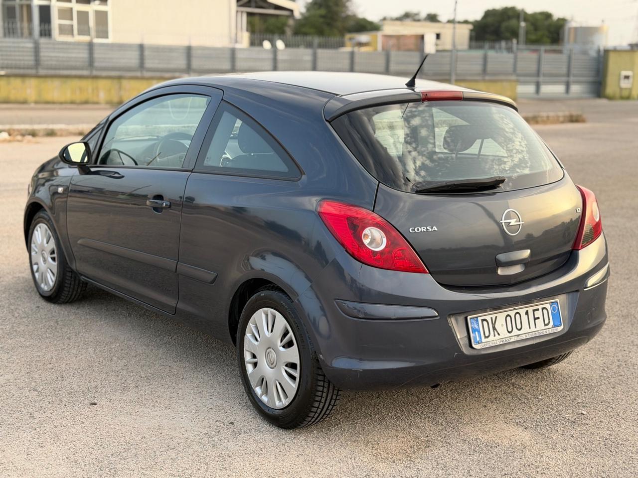 Opel Corsa 1.2 3 porte Club