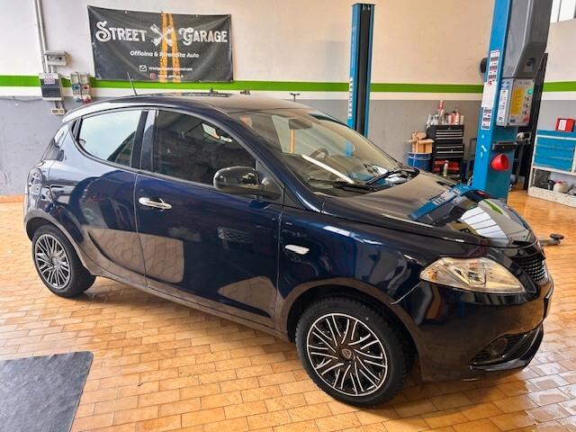 Lancia Ypsilon 1.2 69 CV 5 porte S&S Gold