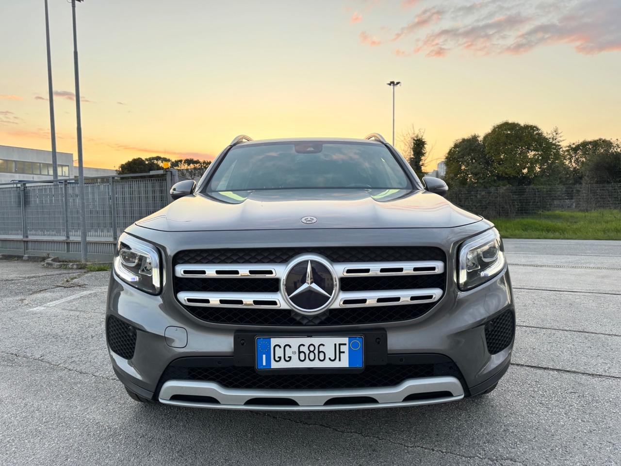 MERCEDES GLB 180d Sport - Luci Ambient Navi 18