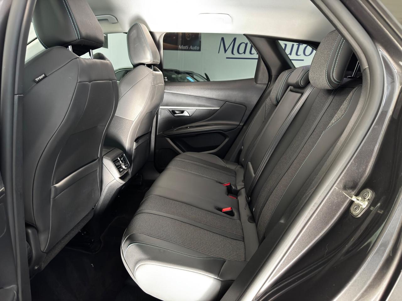 Peugeot 3008 BlueHDi 130 S&S EAT8 Allure Pack PROMO!