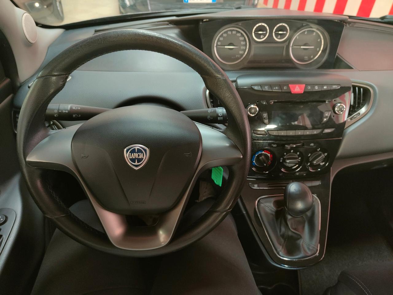 Lancia Ypsilon 1.3 MJT 95 CV 5 porte Platinum