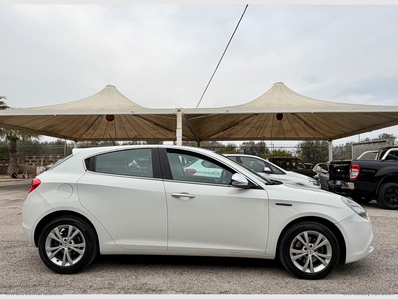 ALFA ROMEO Giulietta 1.6 JTDm-2 105 CV Distinctive