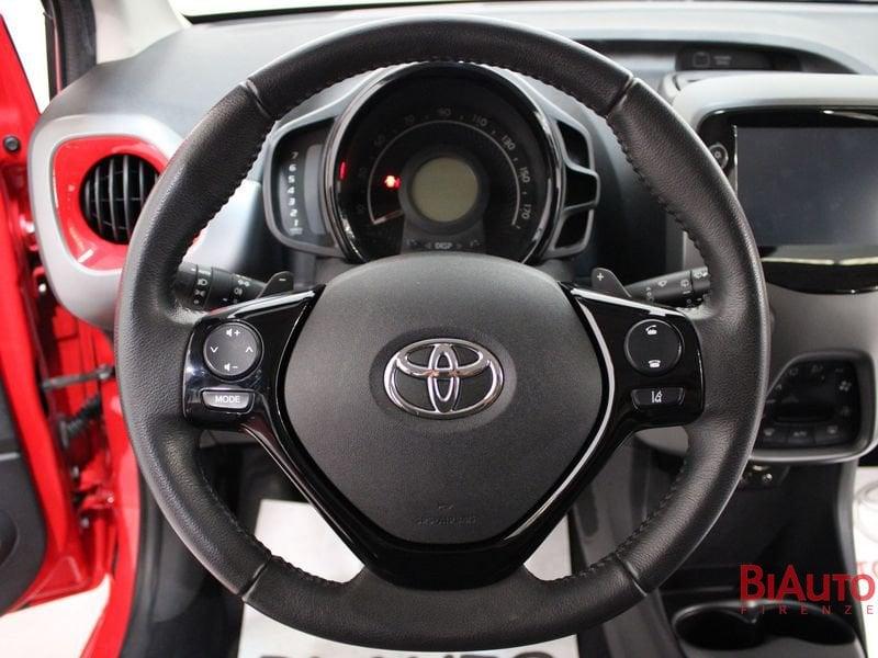 Toyota Aygo Aygo 5p 1.0 x-play m-mt 72cv